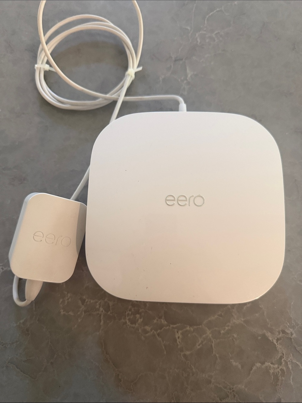 eero Pro 6 White Mesh Wi‑Fi Router with Matching White Power Adapter